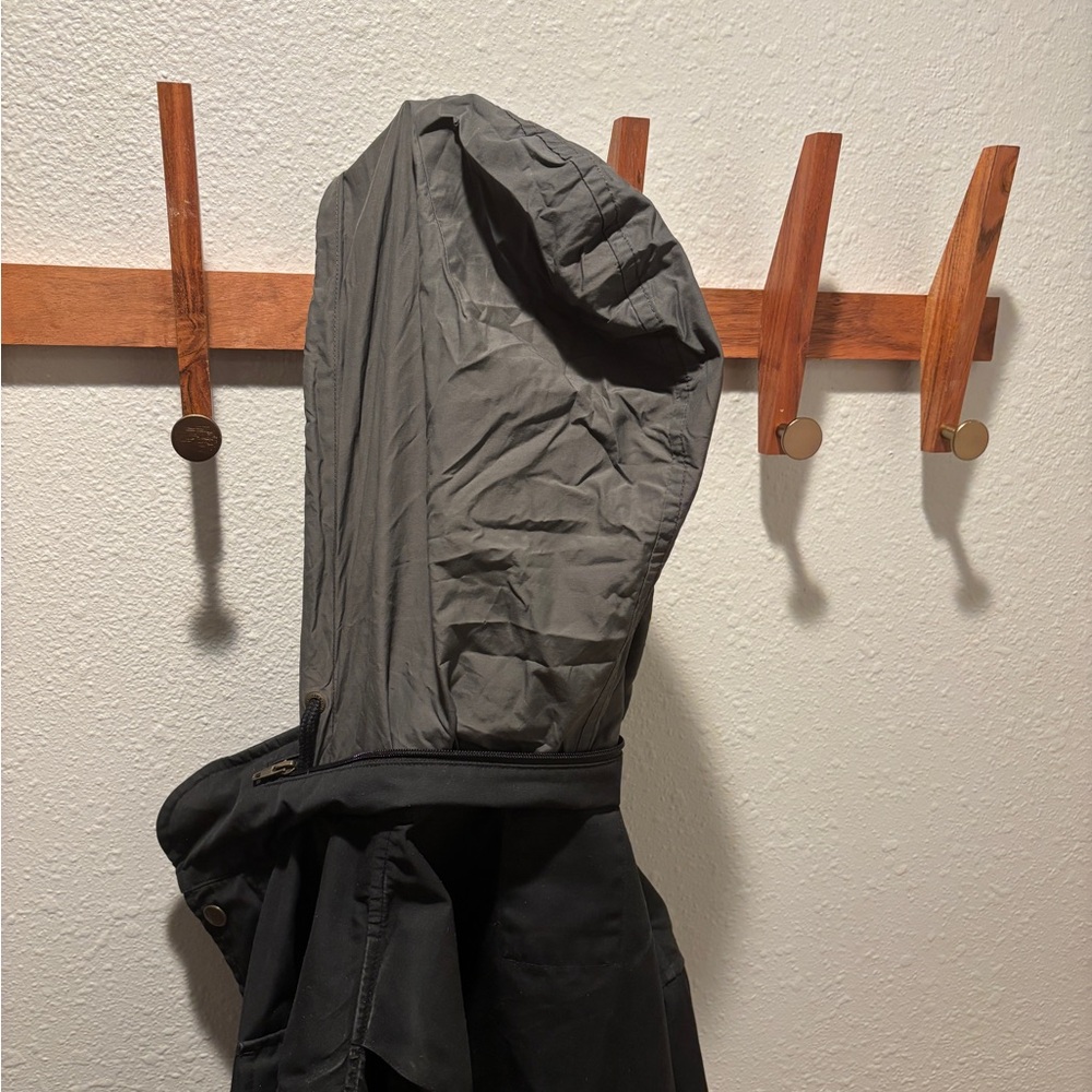 Fjallraven Men's Black Räven Jacket - Picture 6 of 7